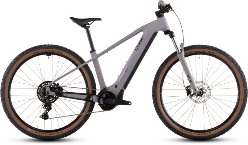 Bicicleta Eléctrica Cube Reaction Hybrid Performance 600 plumgrey´n´black Barra alta 2026