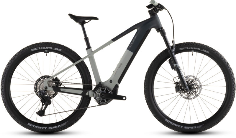 Bicicleta Eléctrica Cube Reaction Hybrid SLT 800 reedbeige´n´sagebrushgreen Barra alta 2026