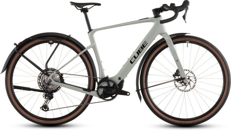 Bicicleta Eléctrica Cube Nuroad Hybrid C:62 Race 400X FE reedbeige´n´black 2026