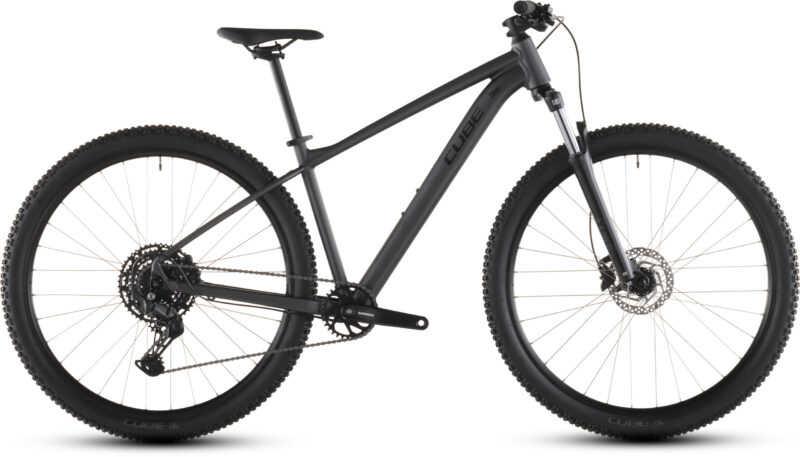 Bicicleta Cube Aim Pro slateblack´n´black 2026