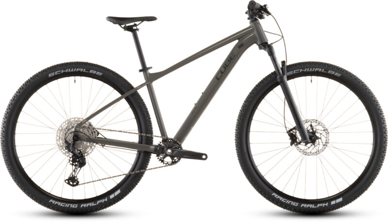 Bicicleta Cube Reaction Pro oldgrey´n´black 2026