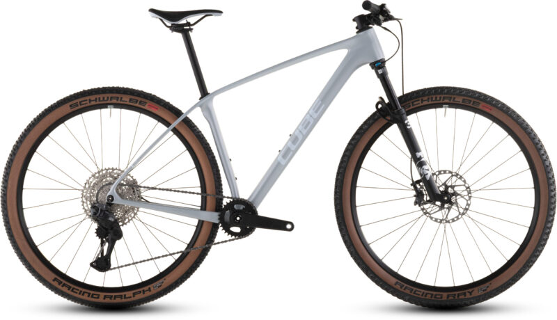 Bicicleta Cube Reaction C:62 Race foggrey´n´white 2026